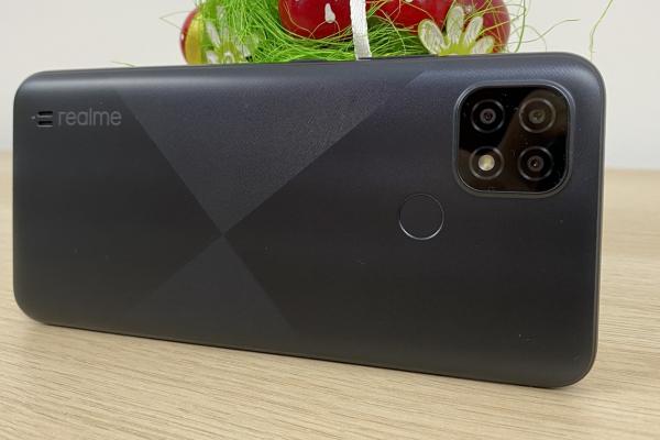 Realme C21: Hardware de buget, cu extra baterie