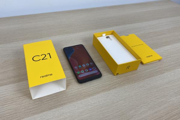 realme C21 - Unboxing
