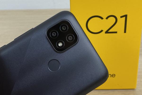 Realme C21: Camera împinge la maxim fiecare pixel, stă bine în segmentul de buget