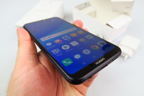 Huawei P20 Lite Unboxing: scoatem din cutie poate cel mai solicitat telefon la review la Mobilissimo.ro (Video)