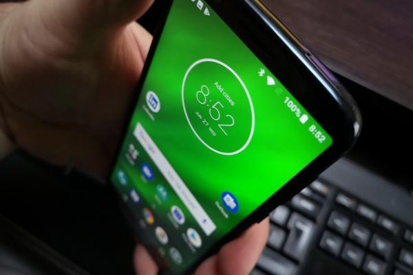 Motorola Moto G6 Plus: Conectivitate excelentă, cu balanța înclinată spre WiFi