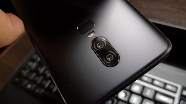 <b>OnePlus 6 primeşte recenzia DxOMark: 96 de puncte, bun la focalizare, slab la Bokeh</b>Treziţi din beţia victoriei de la Mondial francezii de la DxOMark s-au pus cu burta pe carte şi au realizat testele lui OnePlus 6. Întâmplarea face să le fi realizat în acelaşi timp cu noi şi e vorba evident de cele foto, pe care le disecam mai jos.