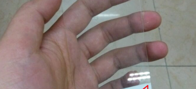 Samsung Galaxy S7 își dezvăluie panoul frontal într-o primă fotografie; margini inexistente și buton home dreptunghiular