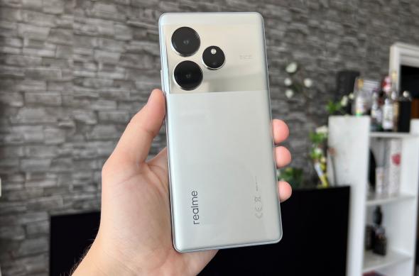 realme GT 6 - Fotografii Hands-On: realme-GT-6-Design_020.jpg