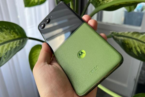 Motorola RAZR 50 Ultra review detaliat în limba română (Evaluare Mobilissimo)