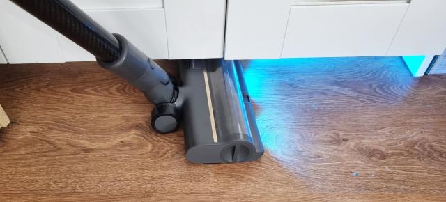Prezentare Dreame R20 - Aspirator vertical fără fir, comod, cu un set amplu de accesorii, excelent pentru curățarea rapidă a locuinței
