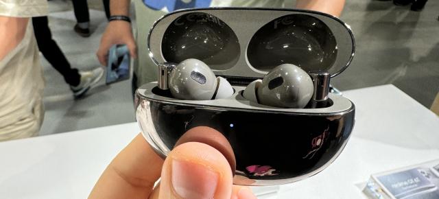 realme buds Air6 Pro Hands on: ce oferă căştile realme de sub 500 lei, cu toc cromat, anulare zgomot