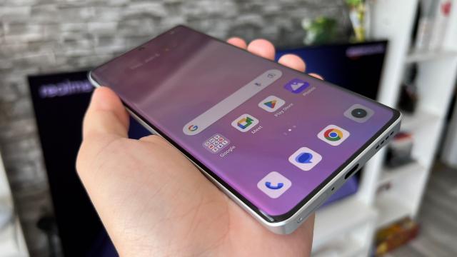 <b>Realme GT 6: Snapdragon 8s Gen3 livrează performanță de flagship-killer; Iată ce poate în benchmark-uri</b>Realme GT 6 este unul dintre primele smartphone-uri cu procesor Snapdragon 8s Gen 3 lansate global și al doilea pe care am pus mâna, după Motorola edge 50 Ultra, astfel că va 