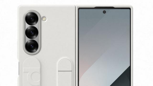 <b>Samsung Galaxy Z Fold6 și Galaxy Z Flip6 apar în imagini noi ce prezintă huse oficiale; Două săptămâni rămase până la debut</b>Ne-au mai rămas doar două săptămâni de așteptare până la evenimentul Unpacked de vară, acolo unde Samsung va lansa noile smartphone-uri pliabile Galaxy Z Flip6 și Galaxy Z Fold6. Am descoperit și detalii despre o tombolă 