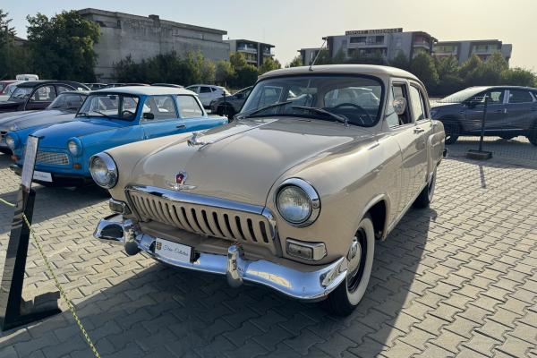 Apple iPhone 15 Pro - Mostre foto colecția Țiriac Auto (Exterior)