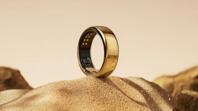 <b>Debutul inelului inteligent Samsung Galaxy Ring este amânat; Care e motivul?</b>Samsung a lansat mai multe dispozitive în ultima săptămână. Au sosit tablete sub seria Galaxy Tab S9 FE, smartphone-ul Galaxy S23 FE, dar și dispozitivul de urmărire Galaxy SmartTag2, iar ulterior tableta de buget Galaxy Tab A9. Ei bine, se vehicula