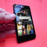 Review LG Optimus 3D Max - în sfârșit un telefon viabil cu cameră și display 3D (Video)