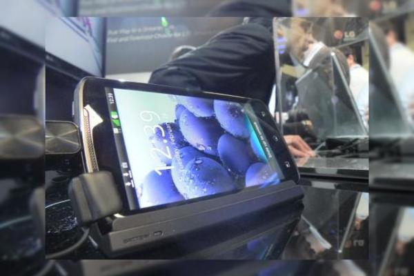 MWC 2012: LG Optimus 4G LTE preview - telefon cu ultra viteza și pentru europeni (Video)
