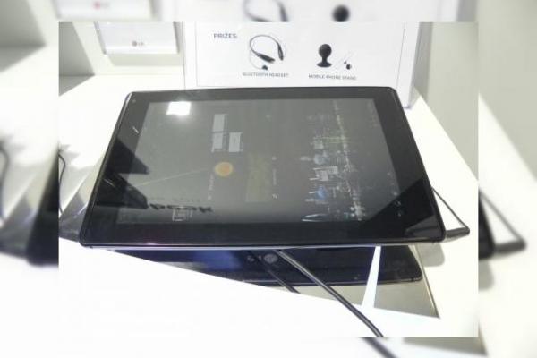 MWC 2012: LG Optimus Pad LTE preview hands on În Barcelona (Video)