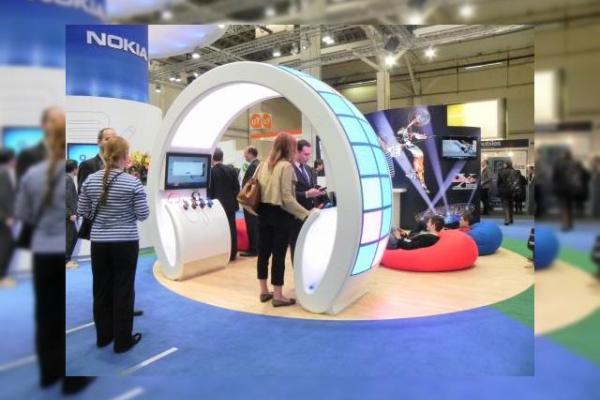 MWC 2012: Standul Nokia din Barcelona, definit de spiriduși, căști glossy, popcorn gratis! (Video)