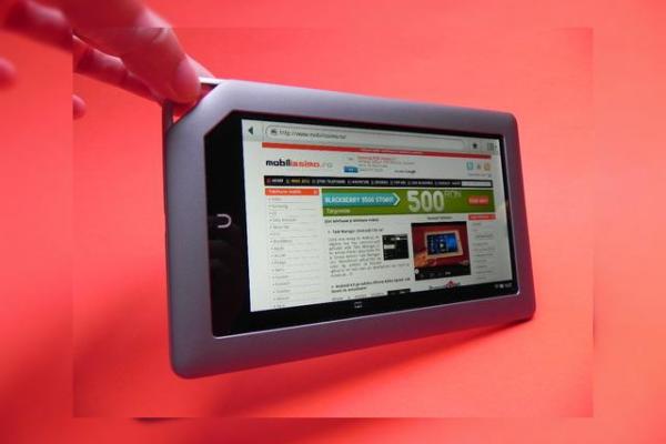 Review Nook Tablet - tableta e-reader axată pe ecosistemul Barnes & Noble (Video)