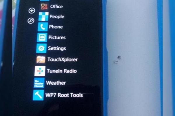 Nokia Lumia 800 și 710 au bootloaderul deblocat acum, plus ROM personalizat!