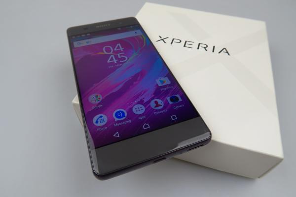 Sony Xperia XA Unboxing: probabil cel mai arătos telefon midrange scos din cutie la Mobilissimo.ro, vine cu ecran edge to edge