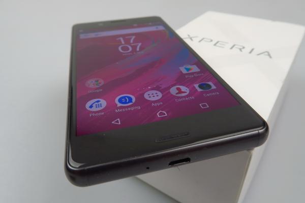 Sony Xperia X Performance Unboxing: flagship clasic din 2016, încă puternic şi azi (Video)