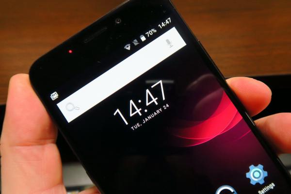 UMi Plus E: Conectivitate cu două SIM-uri capabile de 4G, USB Type-C