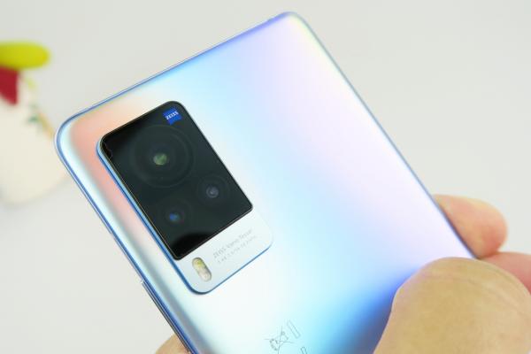 Vivo X60 Pro: Camera cu extra stabilizare, redare corectă a culorilor şi focalizare precisă