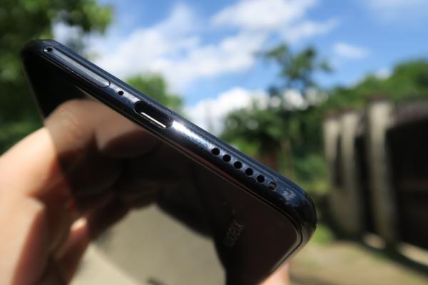 Xiaomi Mi 11 Lite 4G: Conectivitate stabilă, dual SIM hibrid, infraroșu