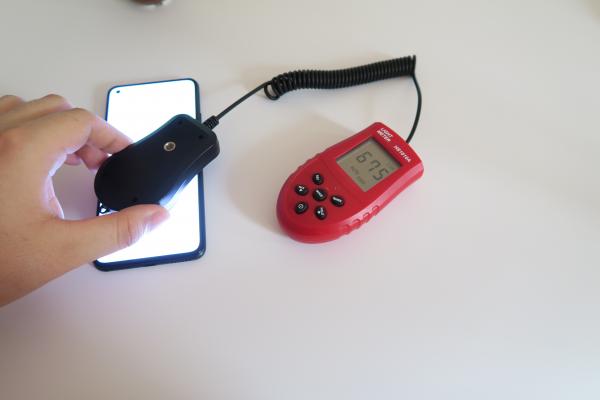 Luminozitate display Xiaomi Mi 11 Lite 4G și ecranul văzut la microscop