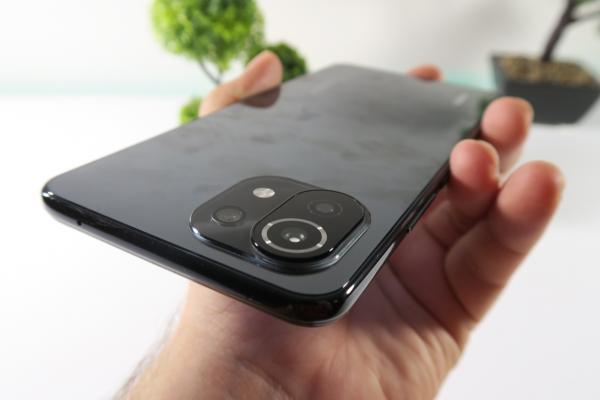 Xiaomi Mi 11 Lite 4G: Hardware peste un midrange "tradițional", cu accent pe display-ul AMOLED