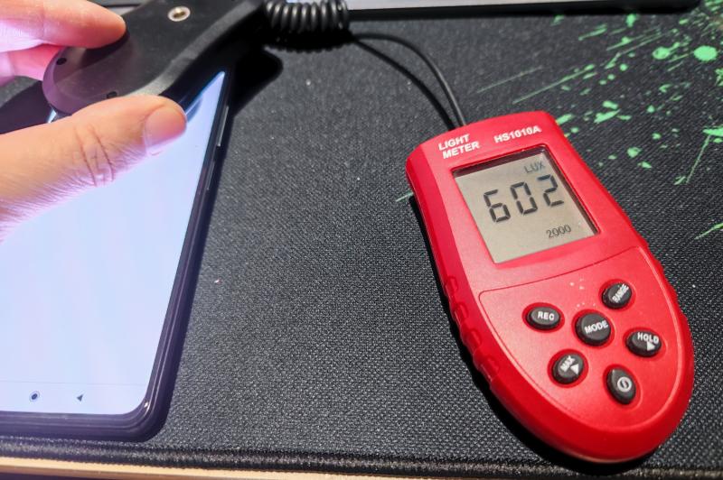 Luminozitate display POCO F3 și ecranul văzut la microscop: POCO-F3_024.jpg