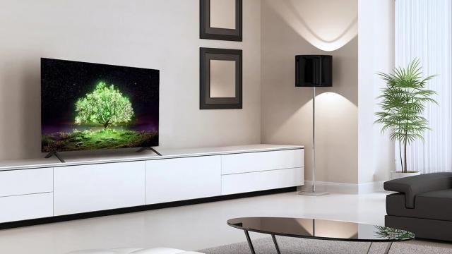 <b>LG OLED A1 - televizorul entry-level în gama OLED, pentru cinefilii care vor să se bucure de calitate premium în zona accesibilă (Bonus: cash-back la cumpărare)</b>În cadrul târgului de tehnologie CES 2021 organizat la început de an am avut parte și de multe lansări din partea sud-coreenilor de la LG Electronics, focusul fiind pus pe partea de televizoare. La fața locului erau prezentate 