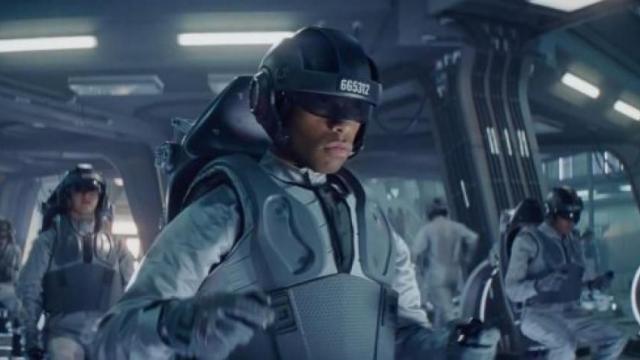 <b>Ce este Metaverse-ul Facebook şi cum vrea Zuckerberg să ne ducă într-un nou univers virtual</b>Facebook stagnează de câţiva ani, fiind departe de reţeaua cool de acum mai bine de 10 ani. Instagram şi TikTok sunt cool acum, iar în încercarea de a duce businessul mai departe, Mark Zuckerberg and co sunt gata să ne propună