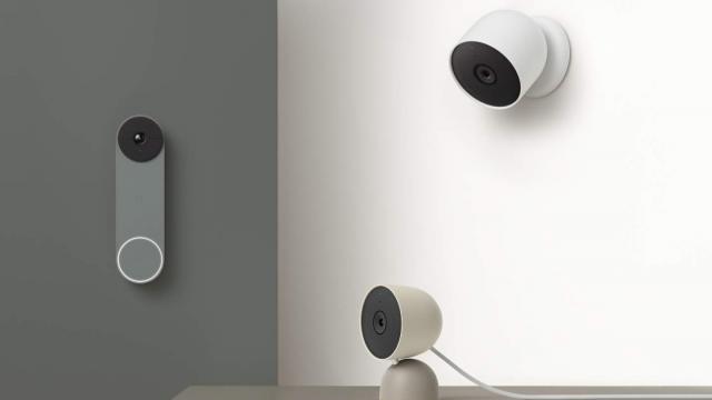 <b>Google a lansat noi sonerii şi camere de securitate Nest: Nest Doorbell şi Nest Cam cu preţuri mai atractive</b>Google a preluat compania Nest cu 7 ani în urmă şi a implicat-o atât de profund în planurile sale smart home, că a rebranduit chiar seria Google Home cu "Nest". Acum aduce pe piaţa cea mai nouă generaţie de sonerii şi camere 