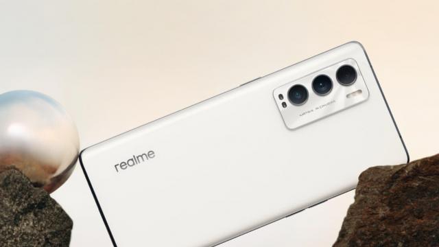 <b>Realme GT Master Edition se pregătește de lansarea în Europa și aflăm la ce sume va debuta pe continent + configurații</b>Deși toate privirile sunt acum ațintite asupra lui Realme Flash (primul telefon Android cu încărcare magnetică), nu uităm de proaspăt lansatul Realme GT Master Edition care aparent se pregătește de lansarea în Europa