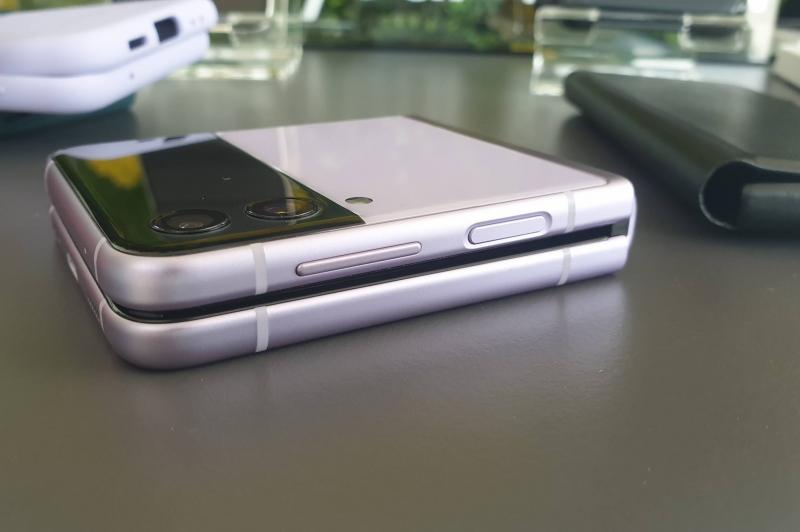 Samsung Galaxy Z Flip 3 - Fotografii Hands-On: Samsung-Galaxy-Z-Flip-3_002.jpg