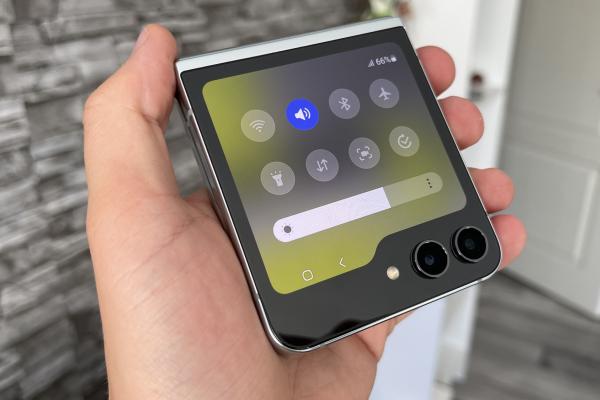 Samsung Galaxy Z Flip5 - Cover Screen