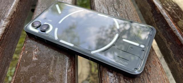 Nothing Phone (2) review detaliat în limba română (Evaluare Mobilissimo)