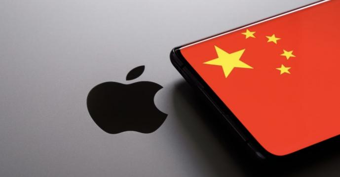 <b>iPhone-ul interzis în China în rândul angajaţilor guvernamentali; O ia pe urmele lui TikTok în SUA?</b>Acţiunile Apple au picat la final de săptămână, după ce a ieşit la iveală informaţia că în China ar fi fost interzis iPhone-ul în rândul angajaţilor Guvernului. Cum informaţia a fost propagata de The Guardian, o privim cu ceva precauţie