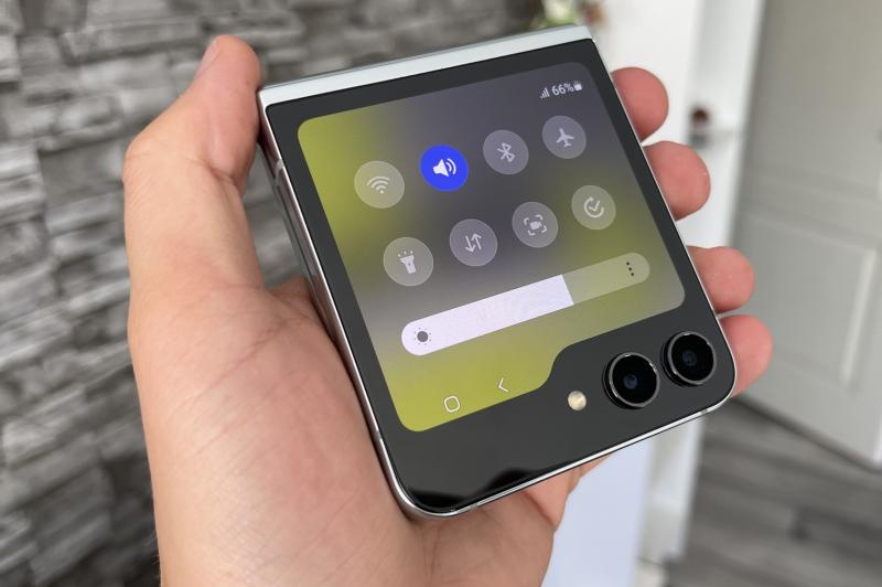 Samsung Galaxy Z Flip5 - Cover Screen: Samsung-Galaxy-Z-Flip5_075.jpg