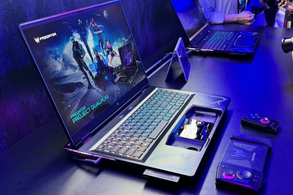 IFA 2024: Hands-on cu Acer Project DualPlay - Un laptop concept cu controller integrat pentru gaming