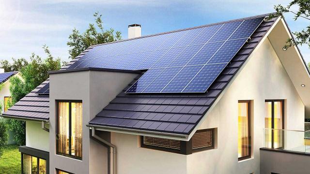 <b>Iată când te poți înscrie la sesiunea de toamnă "Casa Verde Fotovoltaice" și detalii despre bugetul alocat</b>Deși speram să auzim mai degrabă detalii despre programul "Rabla pentru electrocasnice", pare că acesta a fost pus în standby cel puțin acum în 2024. Continuă celelalte inițiative precum 