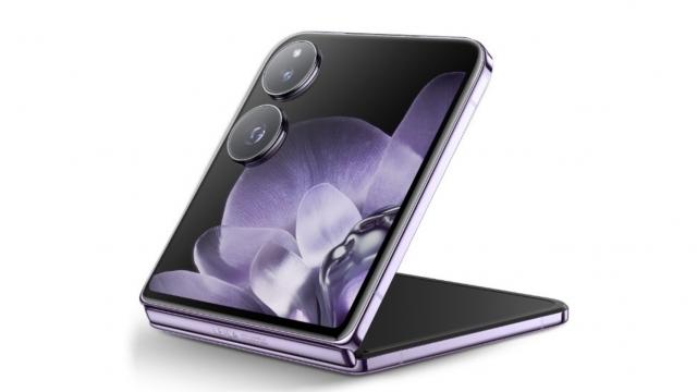 <b>Xiaomi MIX Flip 2 la orizont: pliabilul cu clapetă se va lansa în 2025</b>De abia a debutat telefonul pliabil cu clapetă Xiaomi MIX Flip la început de vară în China şi iată că deja se discută despre un succesor. Are şi un nume, Xiaomi MIX Flip 2 şi a apărut deocamdată doar ca nume de cod în baze de date. Ce dotări ar putea