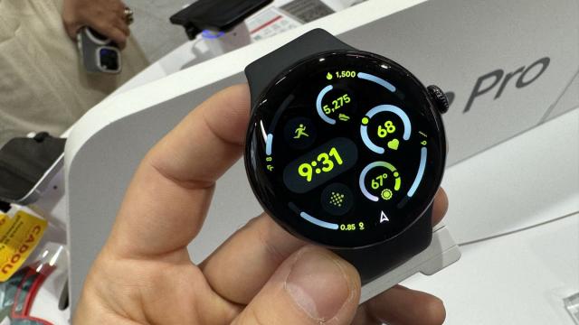 <b>Google oferă doar 3 ani de actualizări software pentru noul smartwatch Pixel Watch 3</b>Google se laudă cu o politică generoasă de actualizare pentru device-urile din portofoliul său. Telefoanele Pixel mai noi, precum Pixel 8a, Pixel 8, Pixel 8 Pro, dar și cele din noua serie Pixel 9, primesc 7 ani de actualizări software majore