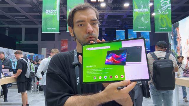 <b>IFA 2024: Hands-on cu Acer Iconia X12 - Tabletă subțire cu ecran AMOLED, stylus și tastatură Bluetooth pentru productivitate</b>La IFA 2024, Acer a surprins pe toată lumea cu revenirea sa pe piața tabletelor, prezentând noua Iconia X12. Dacă vă amintiți, Acer a avut câteva modele Iconia în trecut, dar de ceva vreme nu mai auzisem de ele. Acum, Iconia X12 vine să schimbe lucrurile