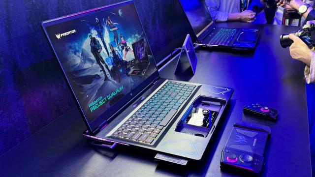 <b>IFA 2024: Hands-on cu Acer Project DualPlay - Un laptop concept cu controller integrat pentru gaming</b>Printre toate noutățile anunțate de Acer la IFA 2024, unul dintre produsele care a atras cel mai mult atenția este conceptul de laptop Project DualPlay. Acer a luat un laptop Predator obișnuit și i-a adăugat o caracteristică unică: un controller de gaming