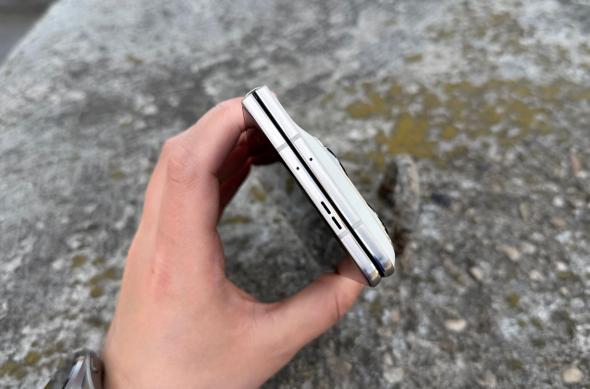 Motorola RAZR Fold - Fotografii design: Motorola_ (2).jpg
