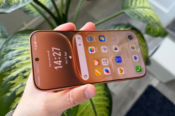 Honor 600: Display cu nimic mai prejos celui de pe Honor 600 Pro, foarte luminos și cu muchii mici de tot