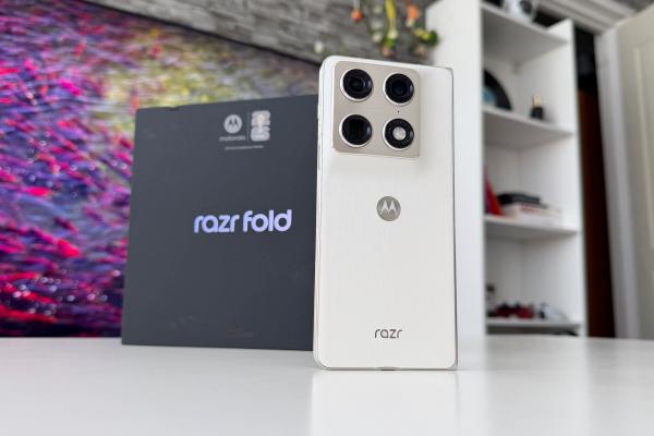 Motorola RAZR Fold review detaliat în limba română (evaluare Mobilissimo)