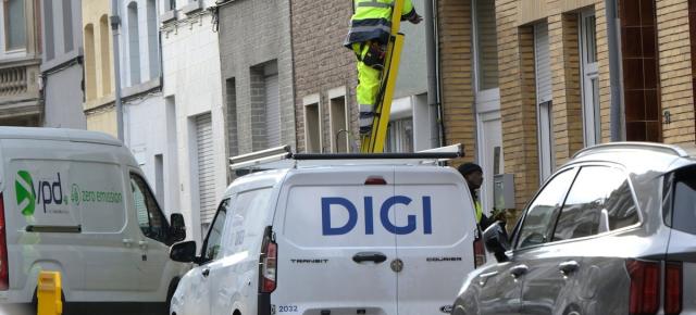 Digi riscă amenzi de până la 1,5 milioane de euro în Belgia; Operatorul este acuzat că a instalat fibră fără autorizații