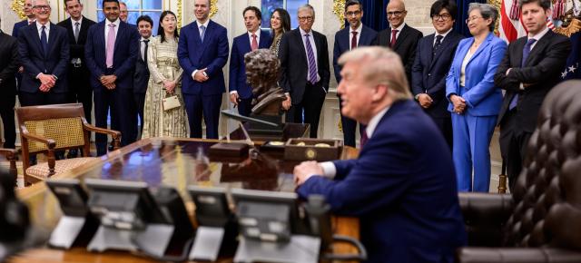 Trump își alege oamenii pentru Beijing; Lista invitaților arată noua relație dintre SUA și China