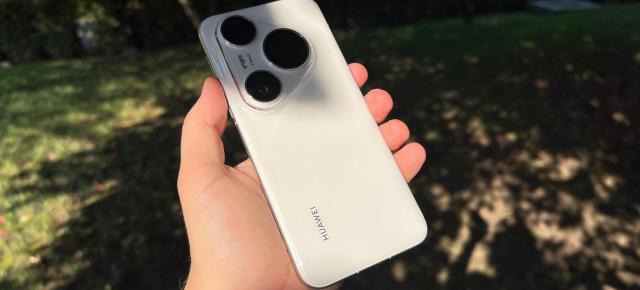 Huawei testează o baterie de peste 10.000 mAh pentru viitoarele telefoane 